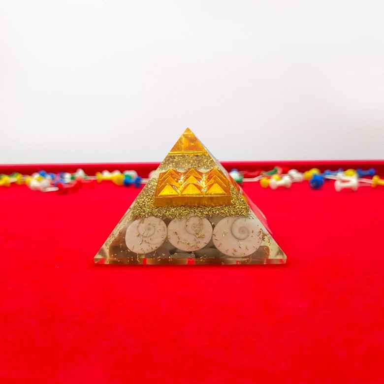 9 Plate Orgone Pyramid with Gomti Chakra - Image 4