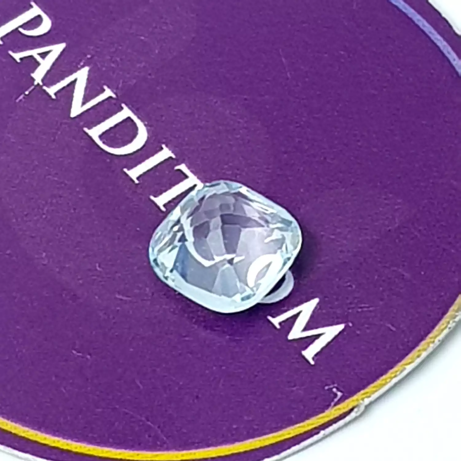 Blue Topaz Gemstone - 3.75 Carat - Image 2