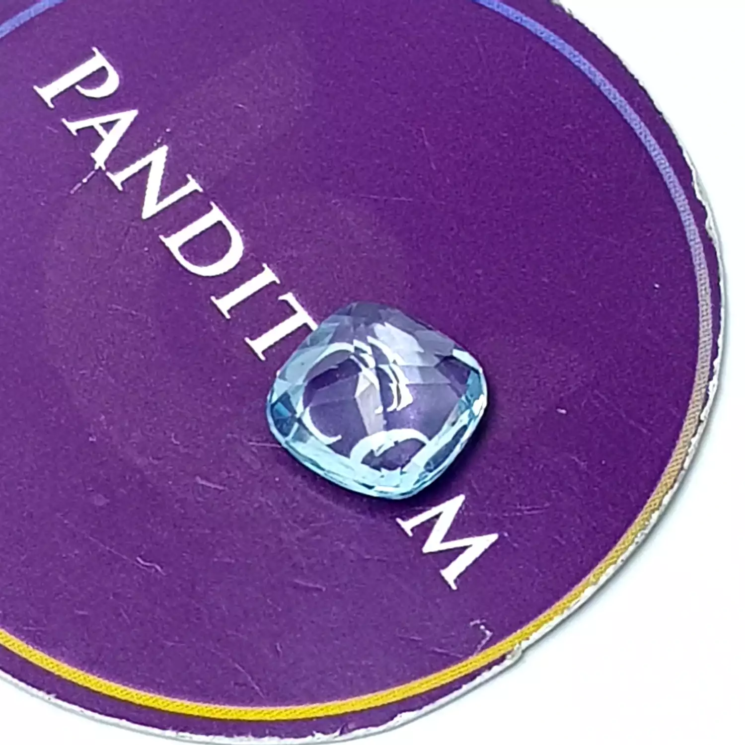 Blue Topaz Gemstone - 4.10 Carat - Image 2