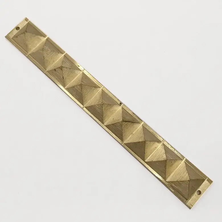 Brass Strip 9 Pyramid Divider - Image 4