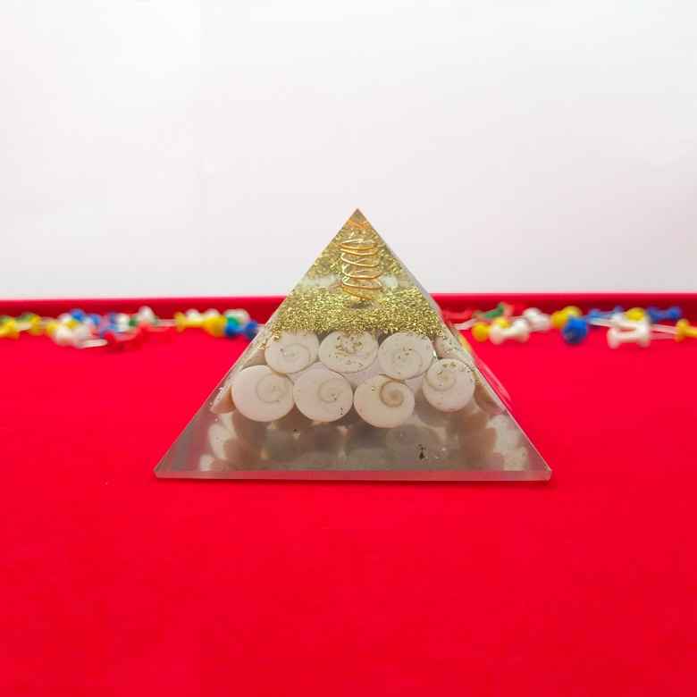 Gomti Chakra Orgone Pyramid with Coil Quartz - Image 4