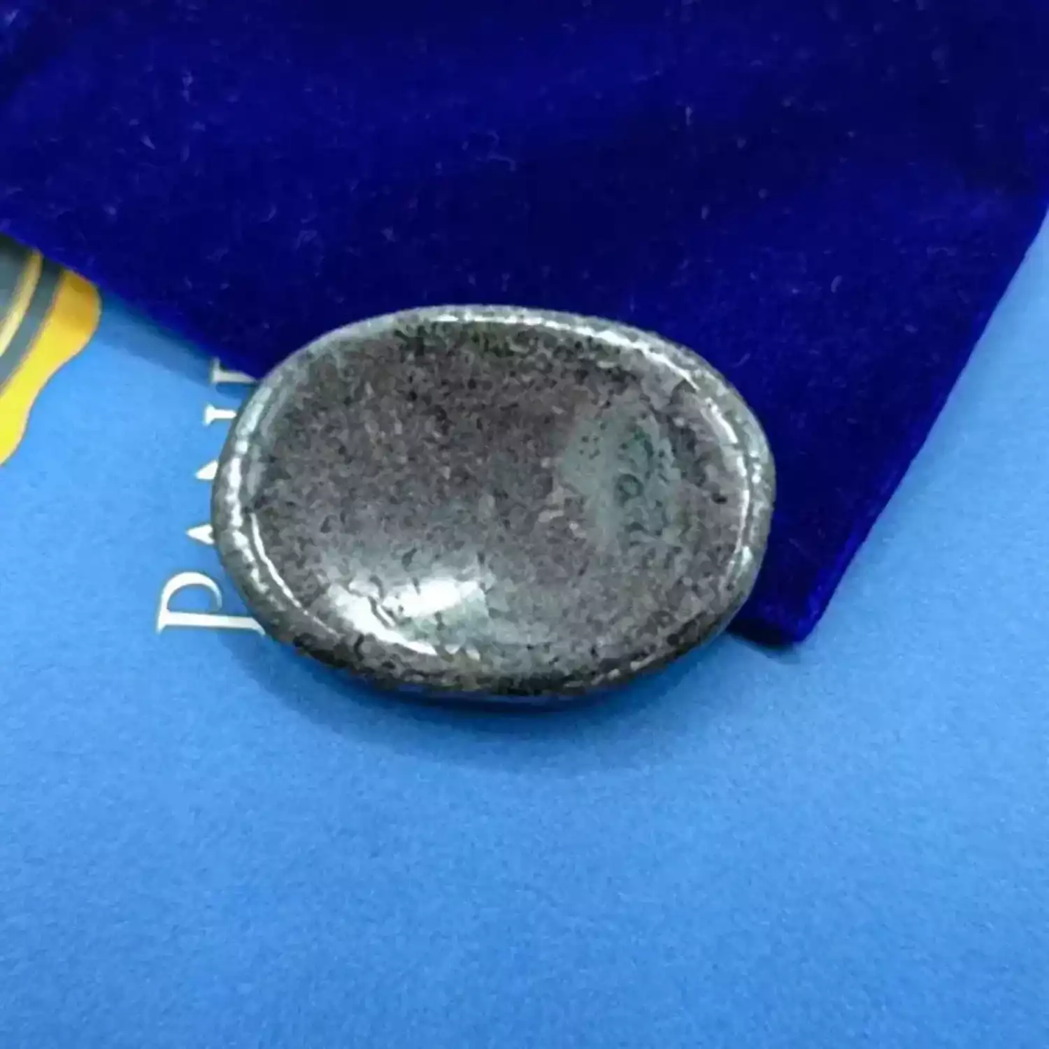 Hematite Worry Stone - To Balance Emotions & Rationality - Image 3