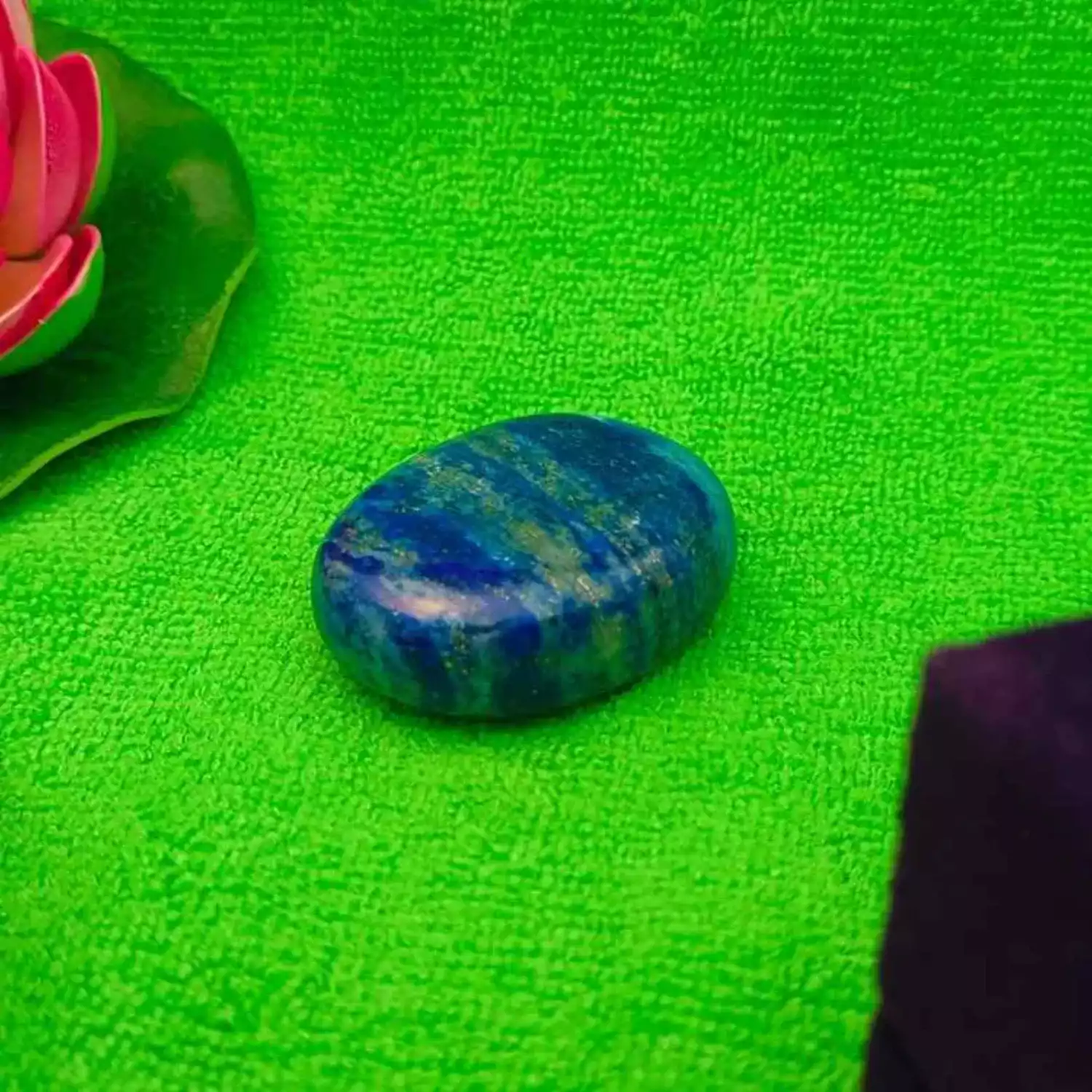 Lapis Lazuli Healing Crystal Palm Stone - Image 7