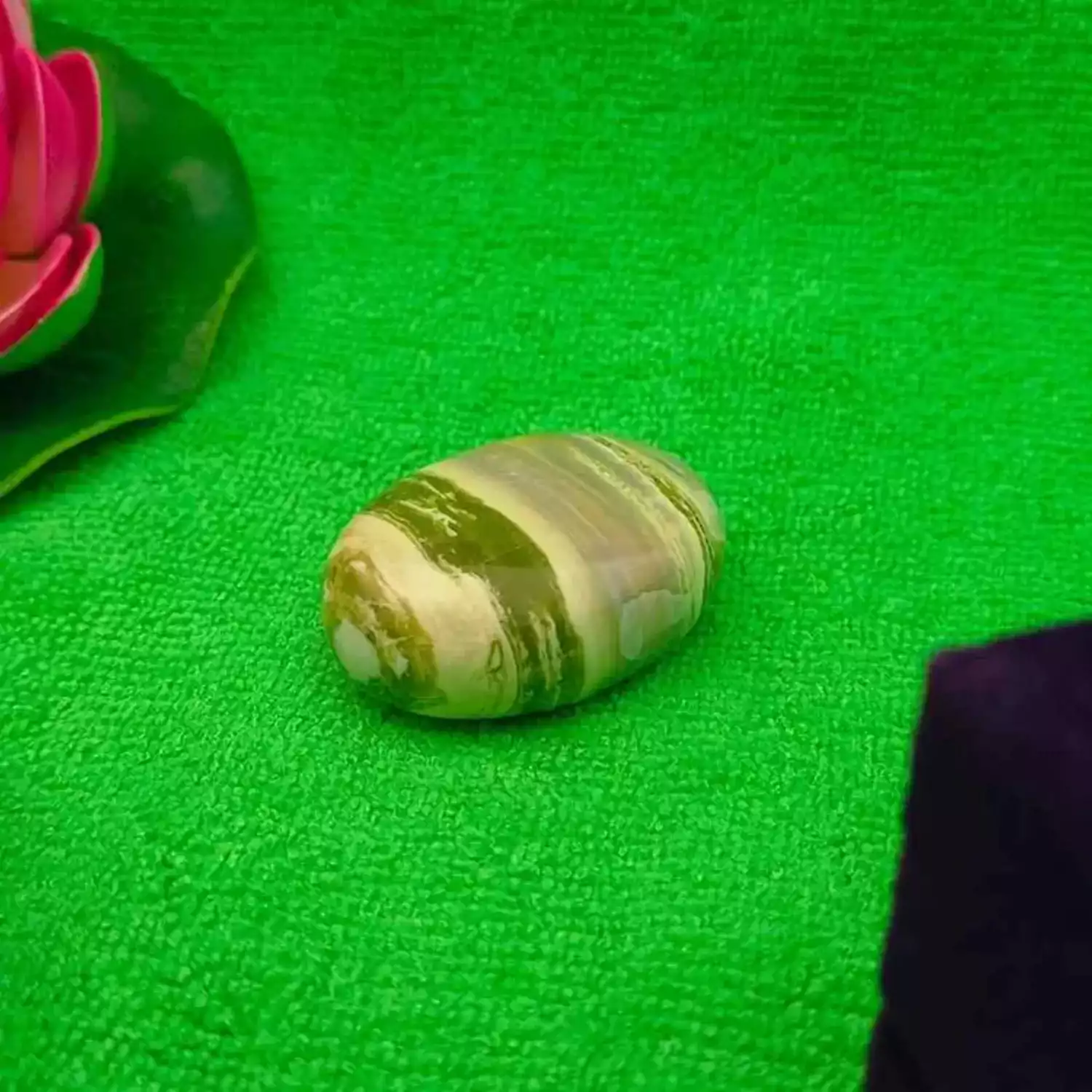 Serpentine Healing Crystal Palm Stone - Image 6
